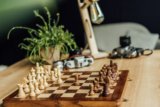 How do you win 4 moves in chess?